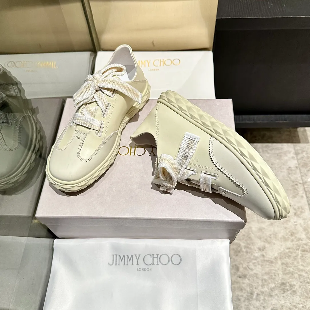 👟👟Ex-factory price 640👟👟 The new JIMMY CHOO, exclusively for sale, original large-soled casual white shoes, designed with the latest technology, strong three-dimensional effect👍The integration of multiple technologies, subverting fashion, super stylish! The combination is super beautiful. The original version is 1:1, versatile and trendy, both salty and sweet! New layout Size: 35-40